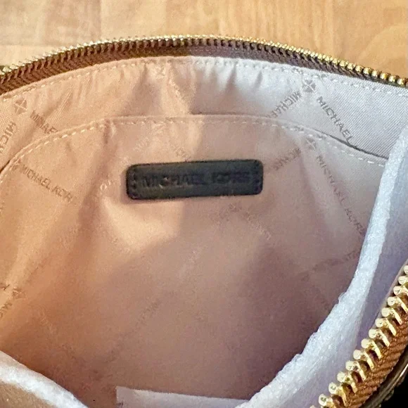 ❌Michael Kors Jet Set Zip Clutch Wristlet Glossy Black - Picture 10 of 10